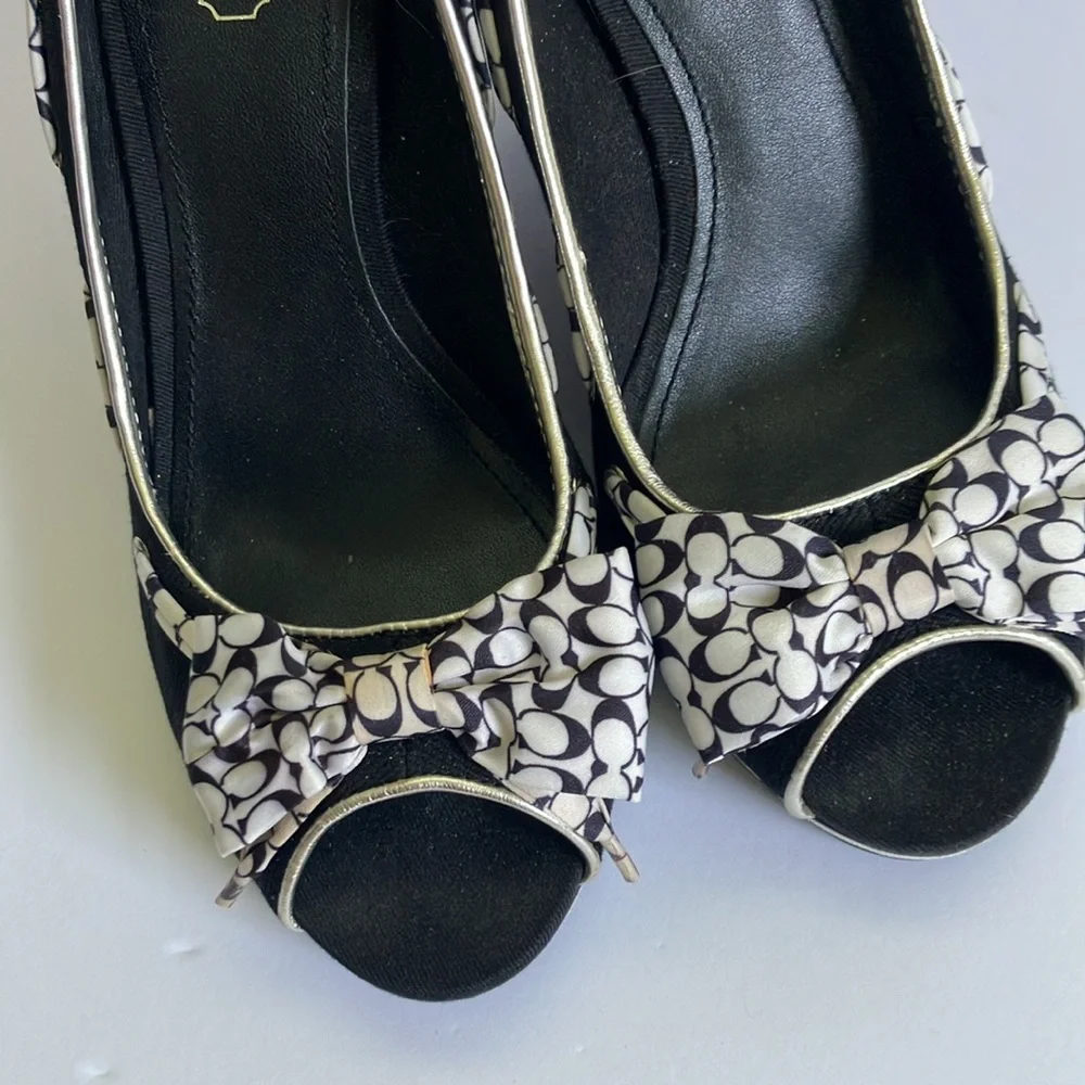 Coach Open Toe Wedges Size 7.5 Women’s Black White Bow - Picture 2 of 6